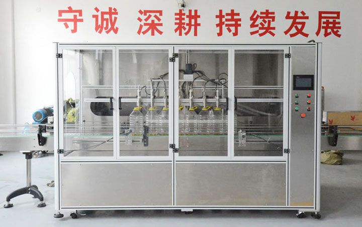 客戶收割機(jī)，20L食用油灌裝機(jī)一言不合就虐狗