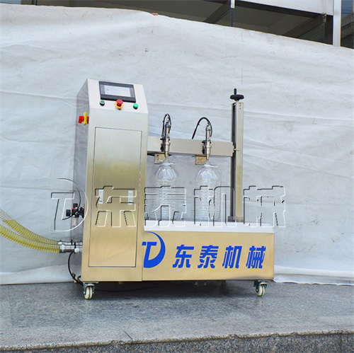 如何清洗小型食用油灌裝機？東泰告訴你